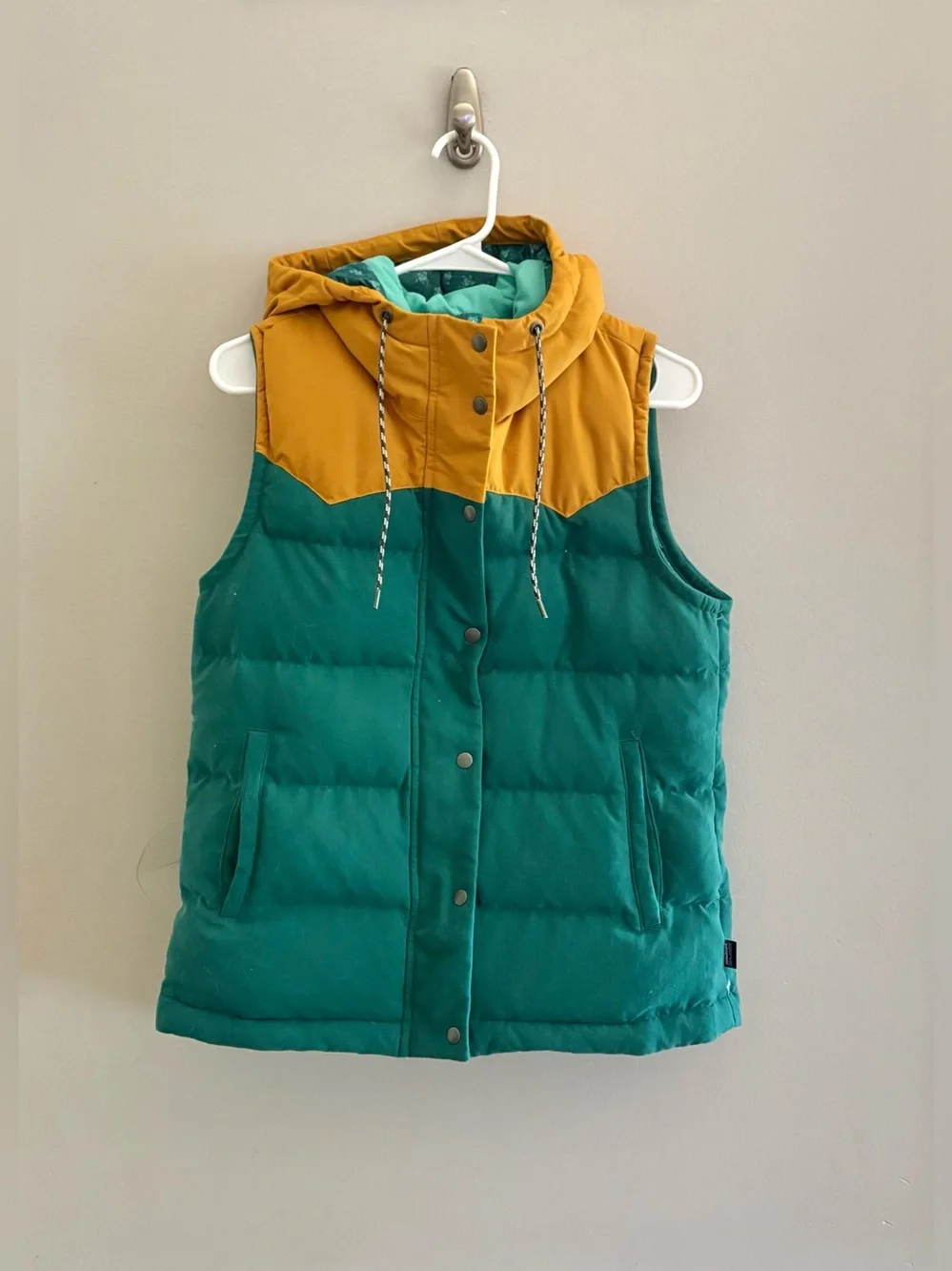 Patagonia Bivy Hooded Down Vest Arbor Green/Mustard | Size M - Picture 3 of 10